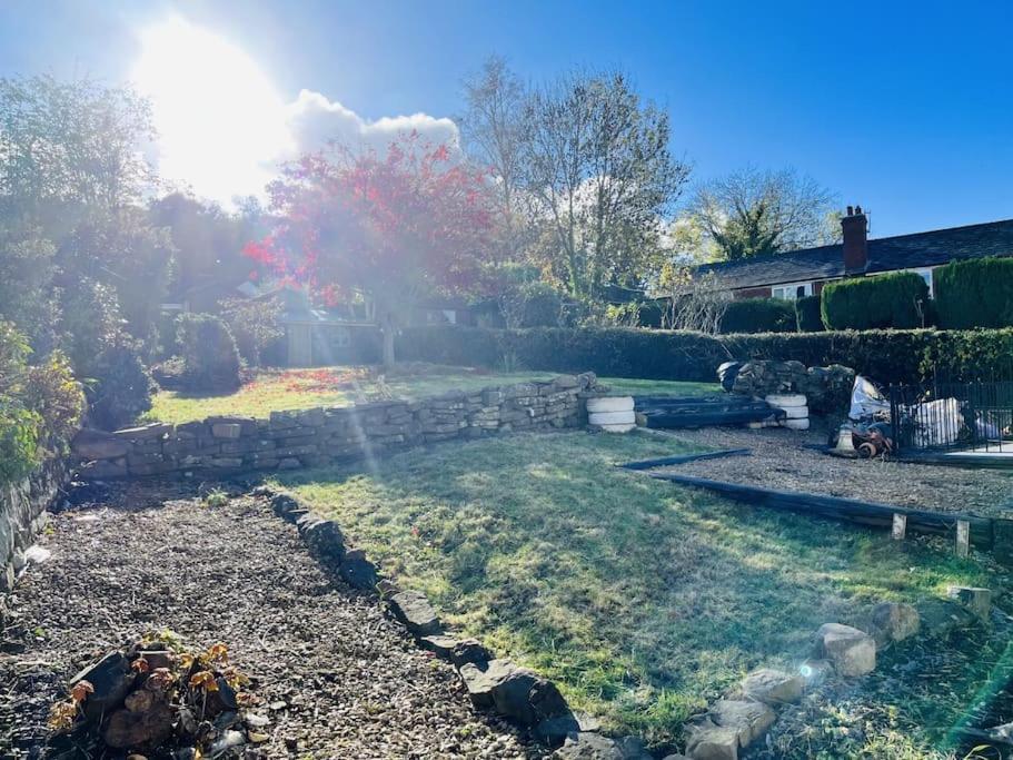 Lovely Cottage With Mountain Views Gilwern Exterior photo